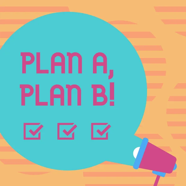 Word schrijven tekst Plan A Plan B. Business concept voor strategische oplossingen ideeën paden te volgen om te kiezen uit lege ronde kleur toespraak Bubble Coming Out of megafoon voor aankondiging. — Stockfoto