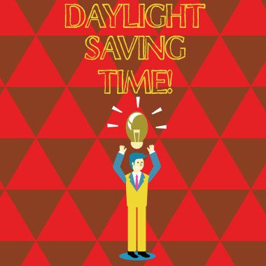 Kavramsal el ışığından gösterilen yazma. Elektrik kaydetmek için yaz aylarında saatler ilerleyen iş fotoğraf metin.