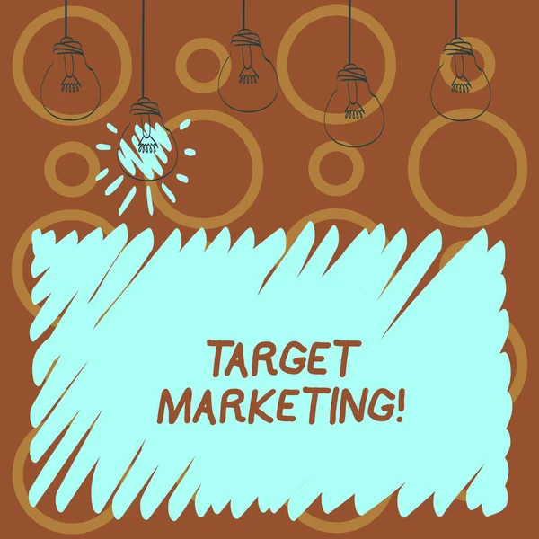 Κείμενο πινακίδα που δείχνει στόχο μάρκετινγκ. Εννοιολογική φωτογραφία αγορά τμηματοποίηση στόχευση πελατών η επιλογή του κοινού. — Φωτογραφία Αρχείου