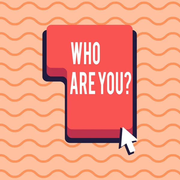 Текст для написання слів "Хто ти є питанням". Бізнес концепція ввести або ідентифікувати себе розкажи свою особисту історію . — стокове фото