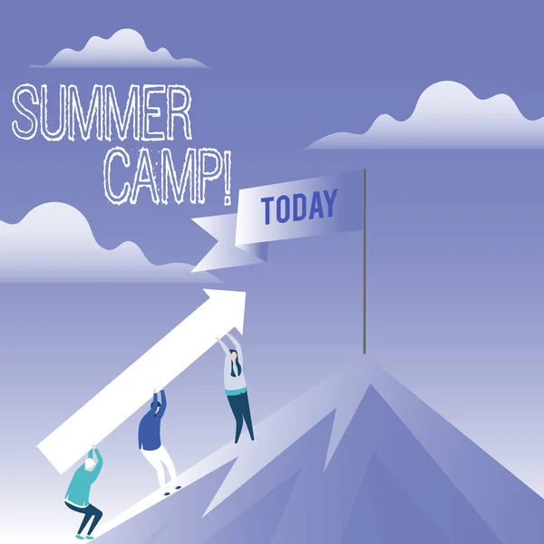 Texto escrito por palavra Summer Camp. Conceito de negócio para Lugar onde as crianças fazem atividades de férias . — Fotografia de Stock