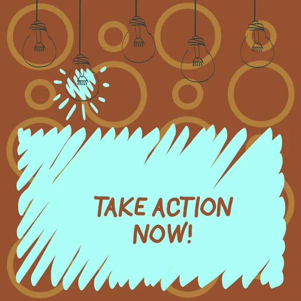 Signo de texto que muestra Take Action Now. Foto conceptual Movimiento Urgente Comience Inmediatamente Comience . — Foto de Stock