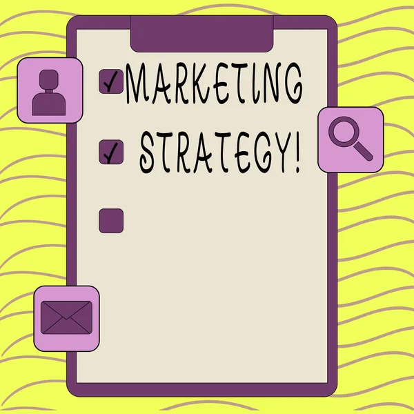 Texto de escritura de palabras Estrategia de Marketing. Concepto de negocio para Plan Formula Creativity Research Organization . — Foto de Stock