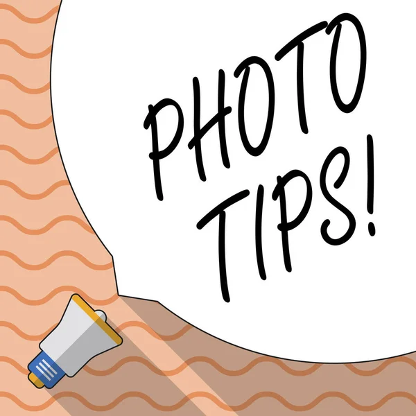 Escrita de mão conceitual mostrando Photo Tips. Texto para fotos de negócios Sugestões para tirar boas fotos Conselhos para uma ótima fotografia . — Fotografia de Stock