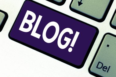 Blog yazma el yazısı metin. Çekici içerik hazırlama için Bloglama Web siteleri klavye tuşuna basarak tuş takımı fikir bilgisayar ileti oluşturmak için niyet anlam kavramı.