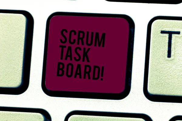 Texto de escritura de palabras Scrum Task Board. Concepto de negocio para el progreso visual de la pantalla del equipo durante la tarea o la operación Teclado clave Intención de crear mensaje de computadora presionando el teclado idea . — Foto de Stock