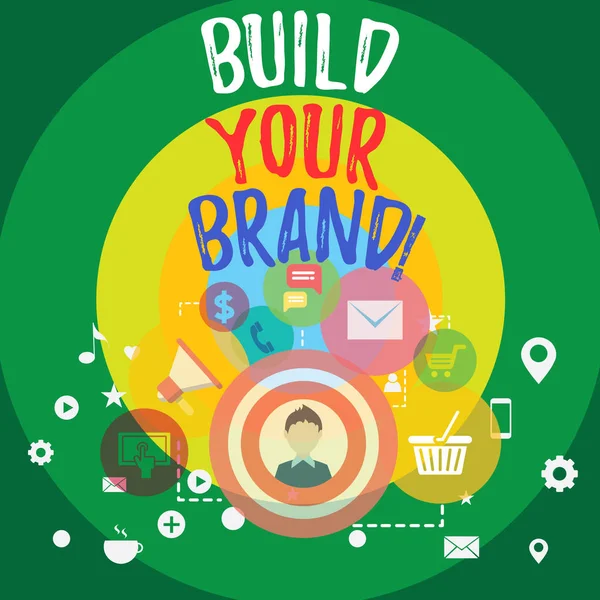 手写文本建立您的品牌。概念意义创造或提高客户对数字营销活动图标和电子商务元素的产品照片的知识和意见. — 图库照片