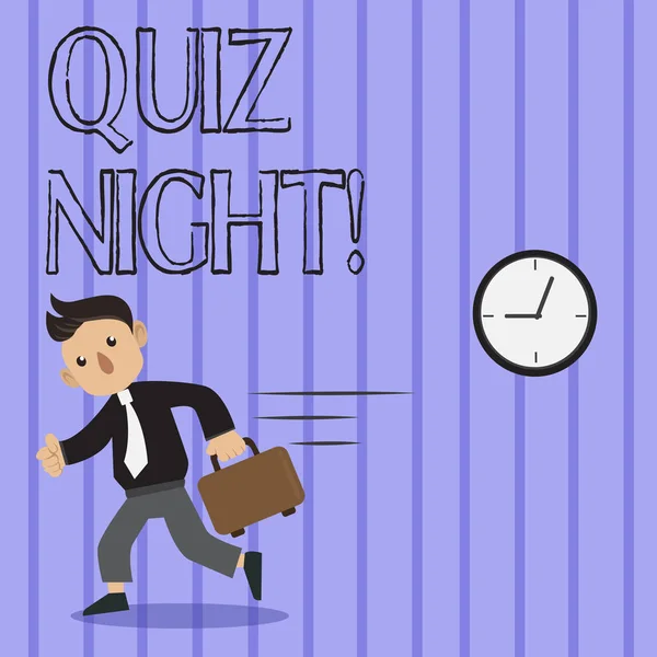 Word tekst intoetsen Quiz Night. Businessconcept voor avond test kennis competitie tussen individuen Man in Tie uitvoering werkmap wandelen in een haast afgelopen de analoge Wandklok. — Stockfoto