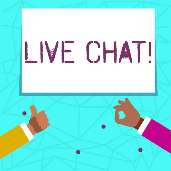 Live Chat gösterilen not yazma. İş fotoğraf vitrine gerçek zamanlı medya konuşma Online iletişim kurmak iki işadamları eller eller başparmak yukarı ve Tamam işareti. — Stok fotoğraf