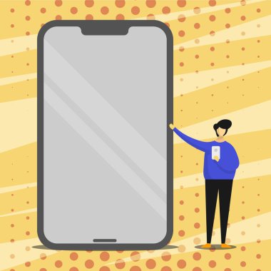 Büyük boş ekran cep telefonu parlak etkisi ile işaret ve bir gadget'ı tutan kişi ayakta. Yansıma ve açgözlü cep telefonu başka bir taraftan dev Smartphone sunan adam.