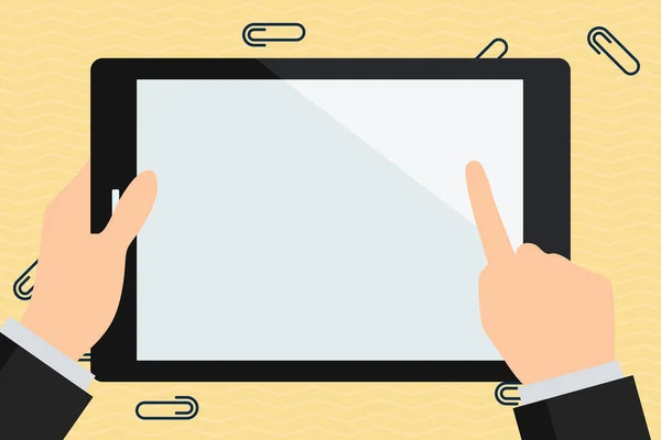 Empresario de mano que sostiene la tableta colorida rectangular. Smartphone portátil con pantalla blanca en blanco. Pulsando el dedo y tocando el monitor vacío. Clips de papel dispersos alrededor del dispositivo . — Archivo Imágenes Vectoriales