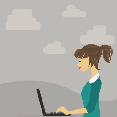 Resimde genç kadın oturmuş yan görünüm ve çalışma üstünde onu Laptop. Online iş fırsatı, teknik sunum, sosyal medya ve ağ için yaratıcı arka plan fikir.