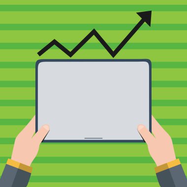 Boş ekran Tablet tutan işadamı el çizimi. Siyah işaret ve yukarı doğru gidiş devam eden ok simgesi yamuk. Başarılı iş kavramı için sunma ve rapor.