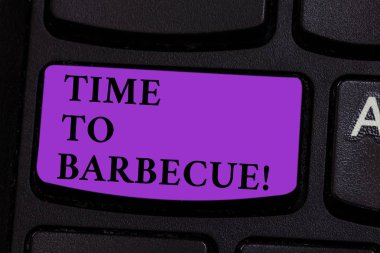 Metin yazma zamanı-Barbekü kelime. İş kavramı için Relaxing pişirme et tavuk domuz üzerinde ızgara yaz etkinliği klavye tuşuna basarak tuş takımı fikir bilgisayar ileti oluşturmak için niyet.