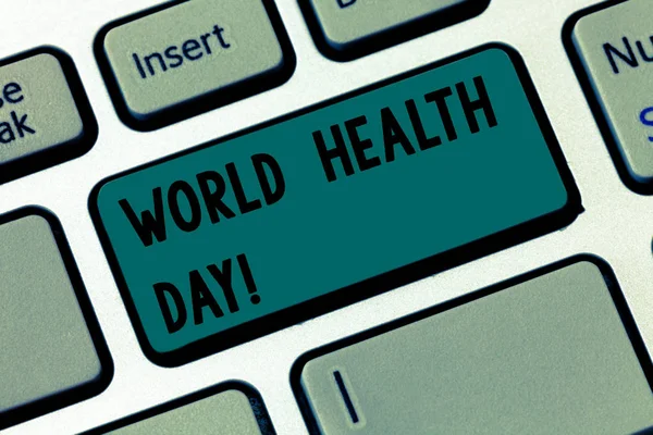 Signo de texto que muestra el Día Mundial de la Salud. Foto conceptual Día mundial de concientización de la salud celebrado cada año Teclado clave Intención de crear mensaje de computadora pulsando el teclado idea . —  Fotos de Stock