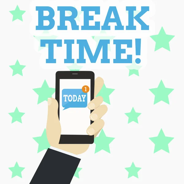 Zapisuje se Poznámka zobrazující čas přestávky. Obchodní fotografie v naplánovaném čase, kdy zaměstnanci přestanou pracovat na krátkou dobu, lidská ruka držící telefon Smartphone s nepřečtenou zprávou na obrazovce. — Stock fotografie