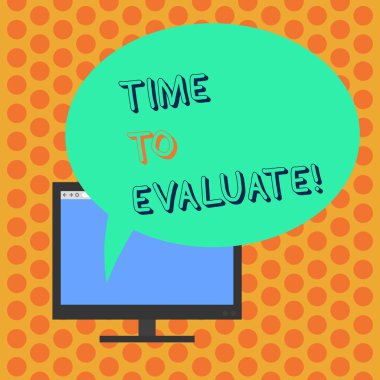 Zamanı değerlendirmek gösterilen not yazma. Ürün veya hizmet vermek geribildirim ile Oval renk konuşma balonu Mounted bilgisayar monitörü boş ekran önce kullanılan an hız vitrine iş fotoğraf.