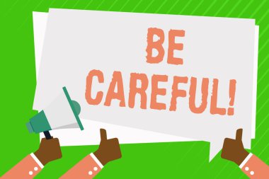 Kavramsal el olmak dikkatli gösterilen yazma. İş fotoğraf vitrine yapma potansiyel tehlike aksilik veya zarar el elinde megafon kaçınarak ve Thumbs Up metin balon el hareketi, emin.