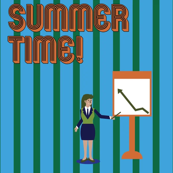 Írásbeli Megjegyzés mutatja a nyári idő. Üzleti fénykép bemutató eléréséhez hosszabb este nyári óra órák beállítása nyári előre nő gazdaság Stick mutatva mutató diagramon a faliújságra. — Stock Fotó