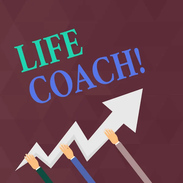 Schreiben Notiz zeigt Life Coach. Geschäftsfotos, auf denen demonstriert wird, wie sie dabei helfen, ihre Ziele zu erreichen, zeigen Karrierehände, die einen Zickzackpfeil halten, der nach oben zeigt. — Stockfoto