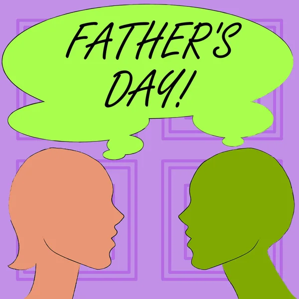 Концептуальный почерк, показывающий отца С Дэя. Деловые фото день в году, когда отцы особенно почитаются детьми Силуэт Sideview профиль мужчины и женщины мыслепузырь . — стоковое фото