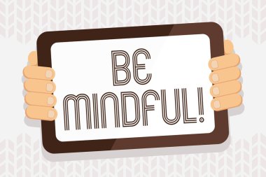 Var olmak dikkatli yazma el yazısı metin. Bilinçli ya da bir şey renk Tablet Smartphone ile boş ekran el geri of Gadget'tan farkında olmak gösteren soran anlam kavramı.