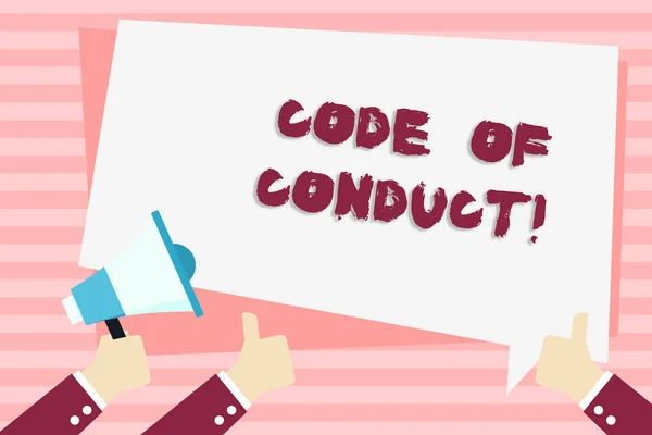 Texto manuscrito Código de Conduta. Conceito significado Siga os princípios e padrões para a integridade do negócio Hand Holding Megaphone and Other Two Gesturing Thumbs Up with Text Balloon . — Fotografia de Stock