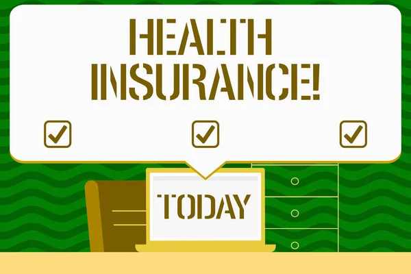 健康保険を示すメモを書きます。ビジネス写真白のノート パソコンの画面を指す空巨大な音声バブル医療の費用をカバーする保険を紹介. — ストック写真