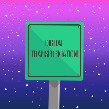 Dijital dönüştürme yazma el yazısı metin. Bir iş teknoloji ve süreç değişiklikleri içerir anlam kavramı 3d Meydanı boş renkli uyarı yol işareti ile ahşap üzerine monte siyah kenarlık.