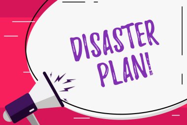 Word yazma metin felaket planı. Süreç veya prosedürler kümesi için iş konsepti kuruluşlar kurtarma boş beyaz büyük oval şekil Sticker ve megafon ses simgesi ile çığlık yürütmek için.