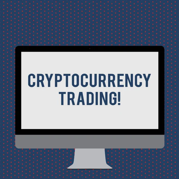 Szöveges jel mutatja Cryptocurrency Trading. Konceptuális fotó egyszerűen cseréje cryptovaluták a piacon üres fehér számítógép-monitor szélesvásznú szerelt állvány technológia. — Stock Fotó