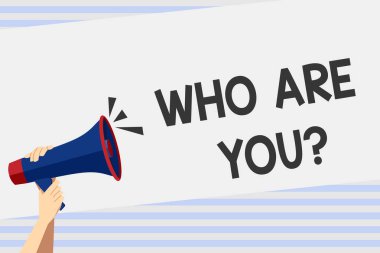 Kimin soru olduğunu gösteren Not yazma. Ses simgesi ve metin alanı ile kimlik veya demonstratingal bilgi ınsan el Holding megafon gösteren hakkında soran iş Fotoğraf vitrin.