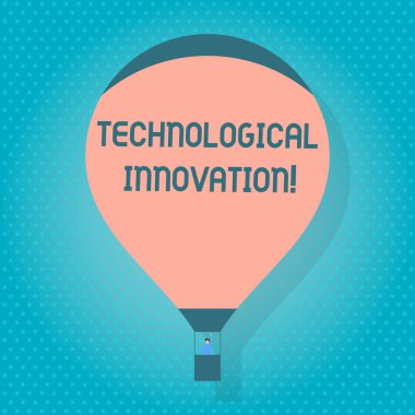 Word yazma metin teknolojik yenilik. Yeni ürünler ve önemli değişiklikler oluşturur için iş konsepti boş pembe sıcak hava balonu bir yolcu Gondola gelen sallayarak ile yüzen.