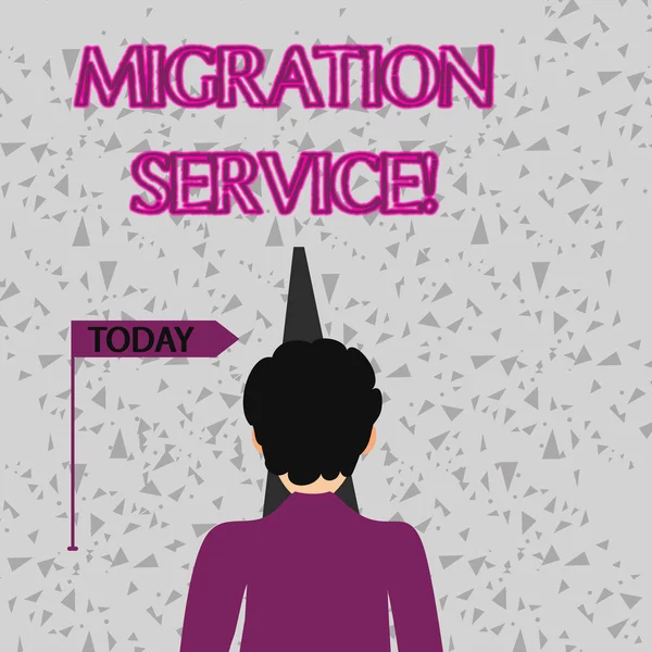 Word writing text migration service. Geschäftskonzept für Verschiebung verschiedener Cloud-Anbieter ohne Implementierung Mann mit Blick auf die Entfernung vor und blockiert die Sicht auf geraden schmalen Pfad. — Stockfoto