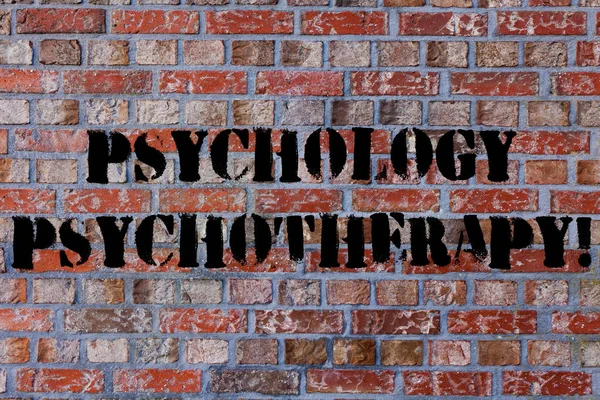 Πινακίδα κειμένου που δείχνει ψυχολογία ψυχολογίας. Εννοιολογική θεραπεία φωτογραφίας της ψυχικής διαταραχής με ψυχολογικά μέσα η τέχνη του τούβλου τοίχου, όπως η κλήση του γκράφιτι που γράφεται στον τοίχο. — Φωτογραφία Αρχείου