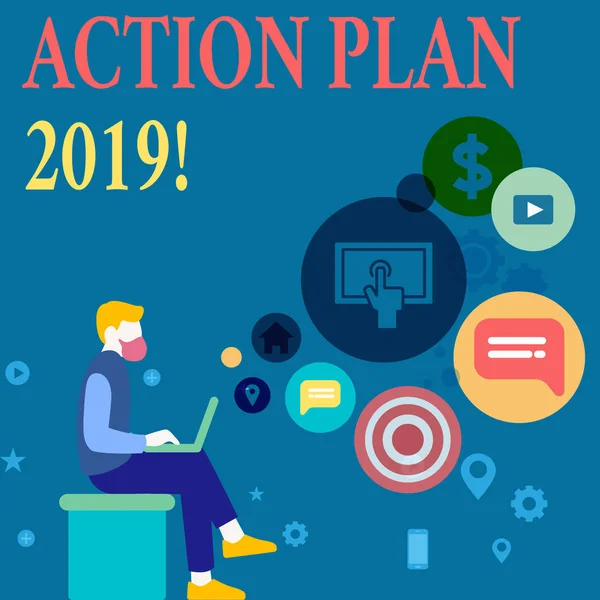 Schreiben Notiz zeigt Aktionsplan 2019. business photo präsentiert vorgeschlagene Strategie oder Vorgehensweise für das laufende Jahr Mann sitzt mit Laptop und seo-Treiber-Symbole auf leeren Raum. — Stockfoto