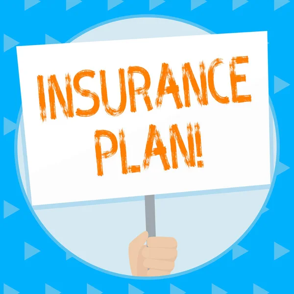 Word yazma metin sigorta planı. Risk kapak gibi faydaları sağlamak için iş konsepti sabit gelir iade güvenliği el Holding boş beyaz Placard ele tarafından desteklenen sosyal farkındalık.