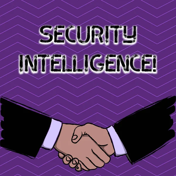 Conceptuele hand schrijven met Security Intelligence. Zakelijke foto tekst bescherming van een organisatie tegen bedreigingen en risico's zakenlieden schudden handen vorm van begroeting en overeenkomst. — Stockfoto