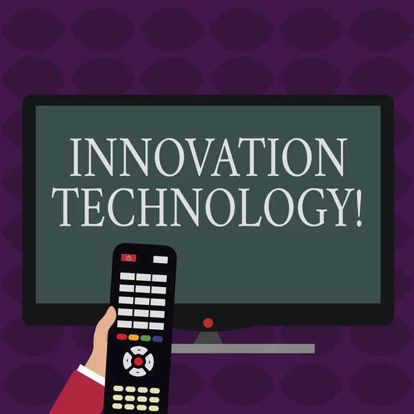 Почерк написания текста Innovation Technology. Концепция, означающая значительные технологические изменения в продуктах и технологических процессах . — стоковое фото