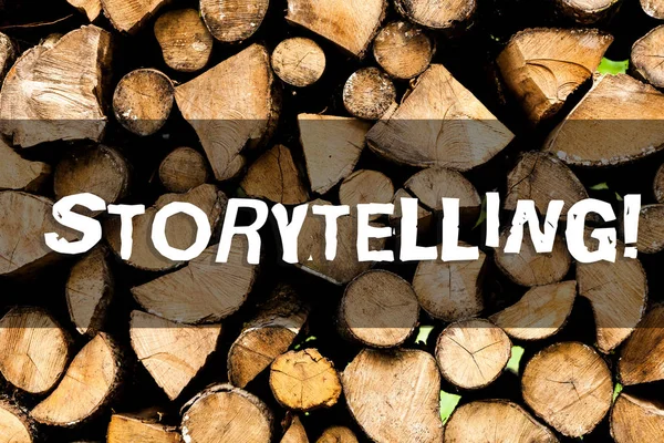 Storytelling gösteren Not yazma. Kamu ahşap arka plan Vintage ahşap vahşi mesaj fikirleri niyetleri düşünceler onları yayınlamak için etkinlik yazma hikayeleri vitrine iş fotoğraf.