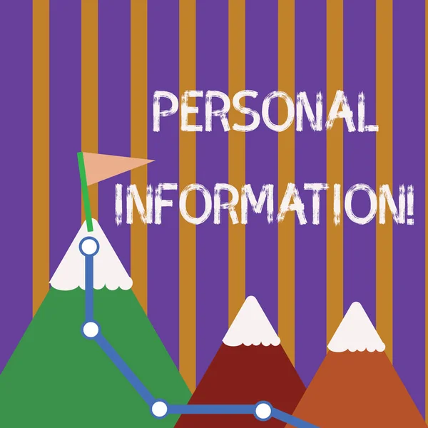 A személyes adatok mezőben látható szövegjel. Koncepcionális fotó rögzített információ egy azonosítható egyedi három hegység túraútvonal és a fehér havas tetején a zászló egy csúcs. — Stock Fotó