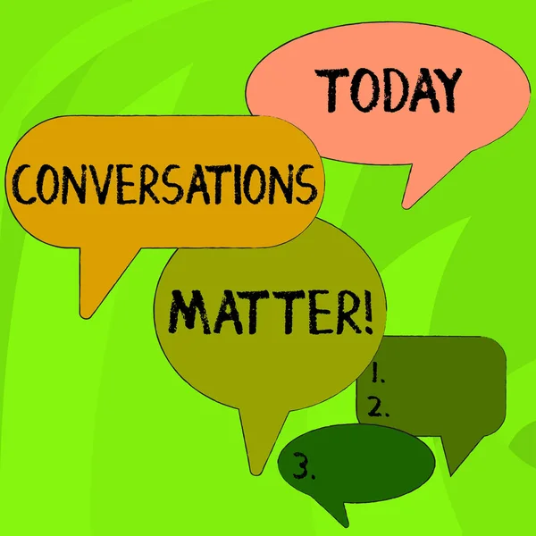 Conceptual hand writing showing Conversations Matter. Business photo text generate new and meaningful knowledge Positive action Speech Bubble in Different Sizes and Shade Group Discussion. — Stock Photo, Image