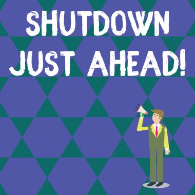 Kelime yazma metni Sadece Önümüzde Kapatma. Fabrika işini ya kısa sürede ya da sonsuza dek kapatma konsepti İş adamı Bakıyor, tutuyor ve Megafonla konuşuyor Cilt Simgesi.