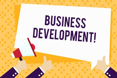 Business Development 'ı gösteren bir not yazıyorum. İş fotoğrafı sergisi belli bir işletme için stratejik fırsatlar peşinde El Tutma Megafonu ve Başparmaklar Yukarı Metin Balonu.