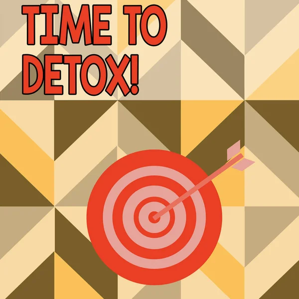 Word writing text Time To Detox. Business concept for when you purify your body of toxins or stop consuming drug Color Dart Board in Concentric Style with Arrow Hitting the Center Bulls Eye. — 스톡 사진