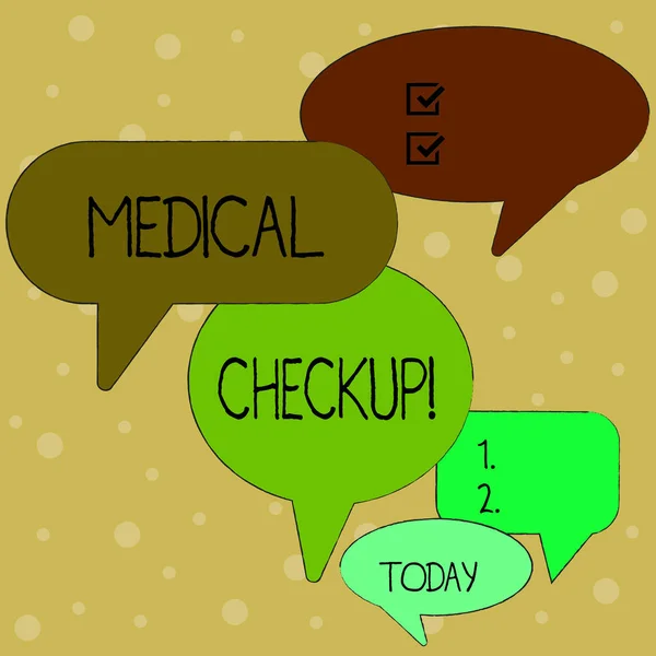 Sinal de texto a mostrar verificação médica. Foto conceitual exame físico completo inclui variedade de testes Bolha de fala de muitas cores em tamanhos diferentes e sombra para discussão em grupo . — Fotografia de Stock