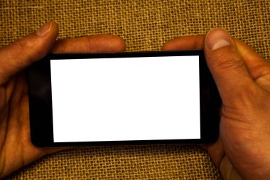 İş kavramı Boş şablon kopya alanı izole Posterler kuponlar promosyon malzemesi Man tutan cep telefonu beyaz ekran mesaj uygulamaları hasır arka plan