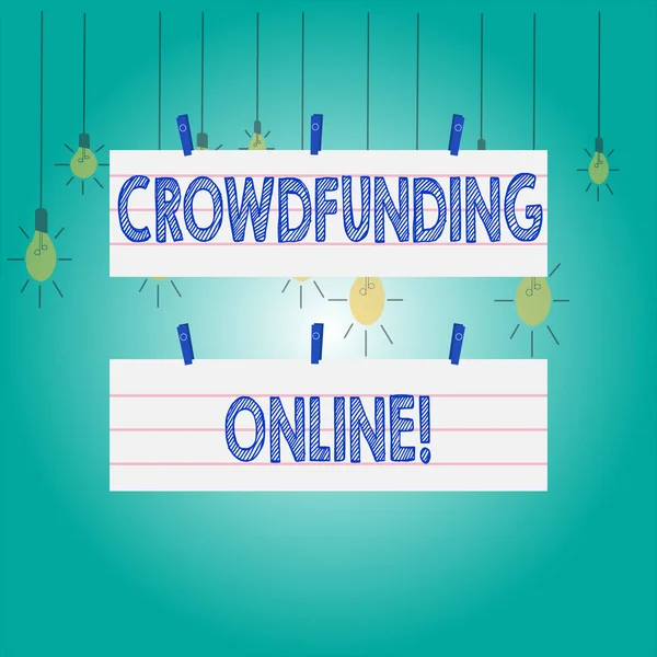 Szövegírás Crowdfunding Online. Üzleti koncepció kis mennyiségű pénz összegyűjtésére az elemzésből, amely két színüres csík méretet mutat Lined Paper Sheet Ling Blue Clothespin használatával. — Stock Fotó