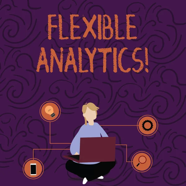 Texte d'écriture Flexible Analytics. Concept signifiant marché changeant axé sur les soins basés sur la valeur Femme assise jambes croisées sur le plancher Surfer sur l'ordinateur portable avec des icônes techniques . — Photo