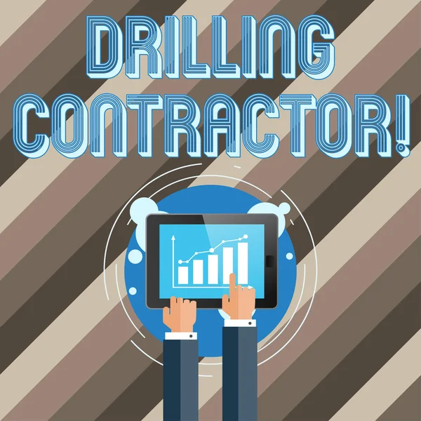 Segno di testo che mostra Drilling Contractor. Concettuale foto contratto i loro servizi principalmente per la perforazione pozzi Businessman mano toccando puntando a Bar Line Chart sullo schermo dello smartphone . — Foto Stock